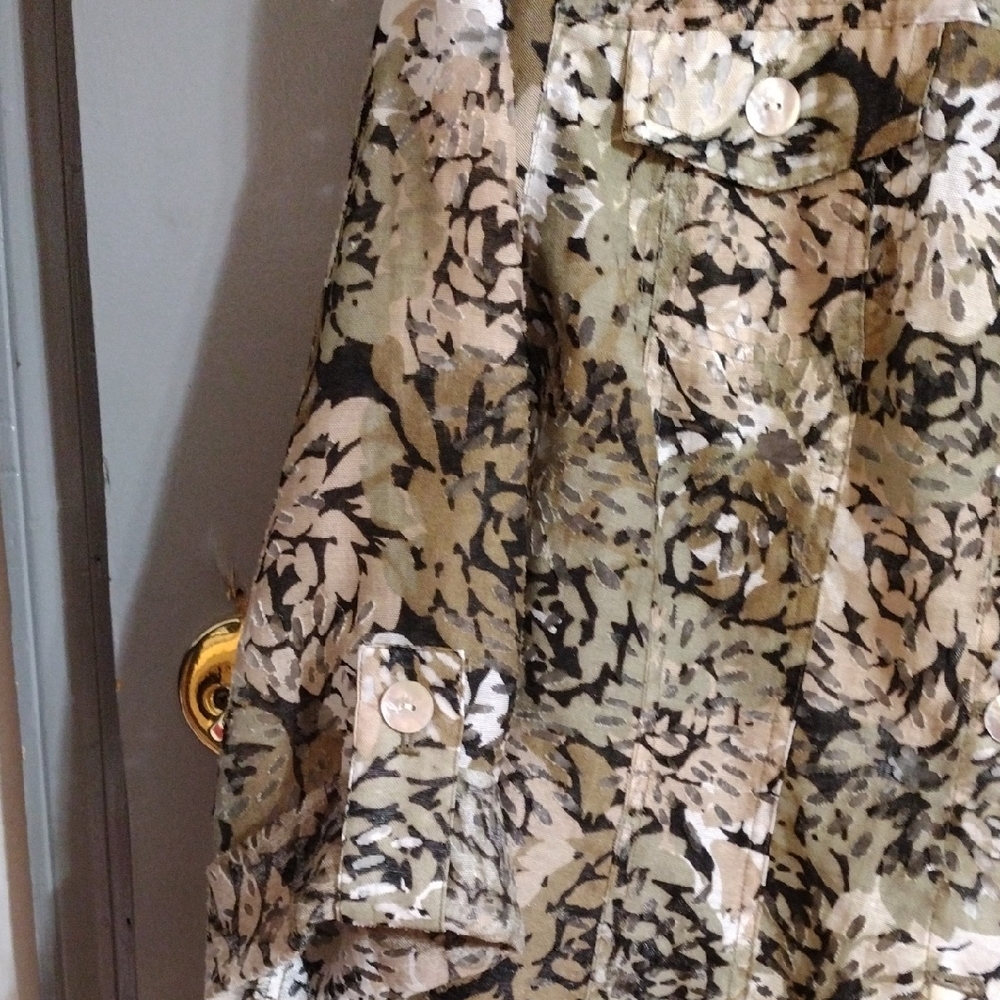 2/ For 8 Dollars Sale Ruby Rd. Wild And Chic Leaf Pattern Button-Up Shirt - Picture 3 of 6